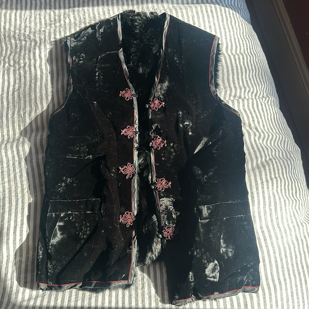 Reversible velvet and fur vest